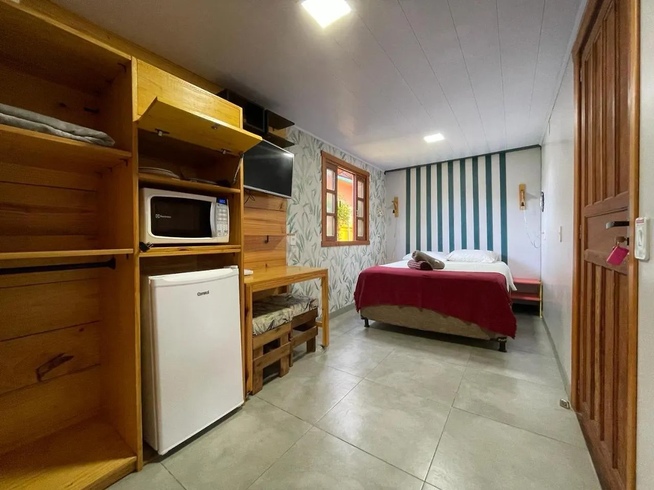 Guest house Mocamba Lodge Conteiner Florianopolis Brazil